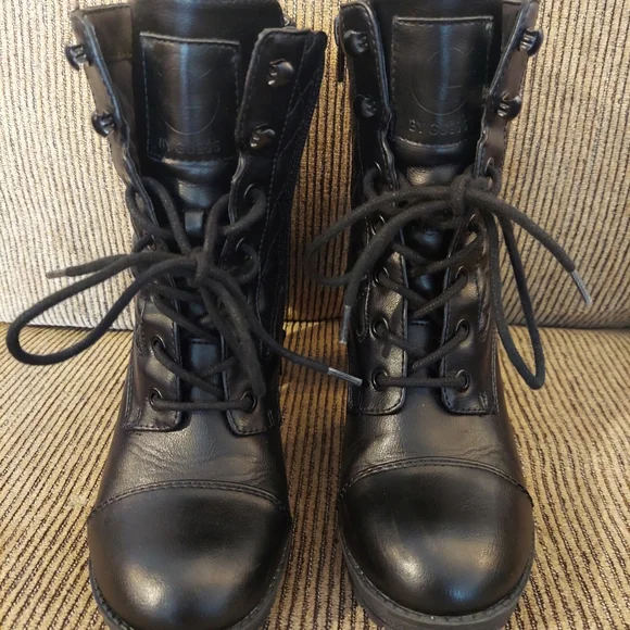 Guess Boots - Picture 2 of 9